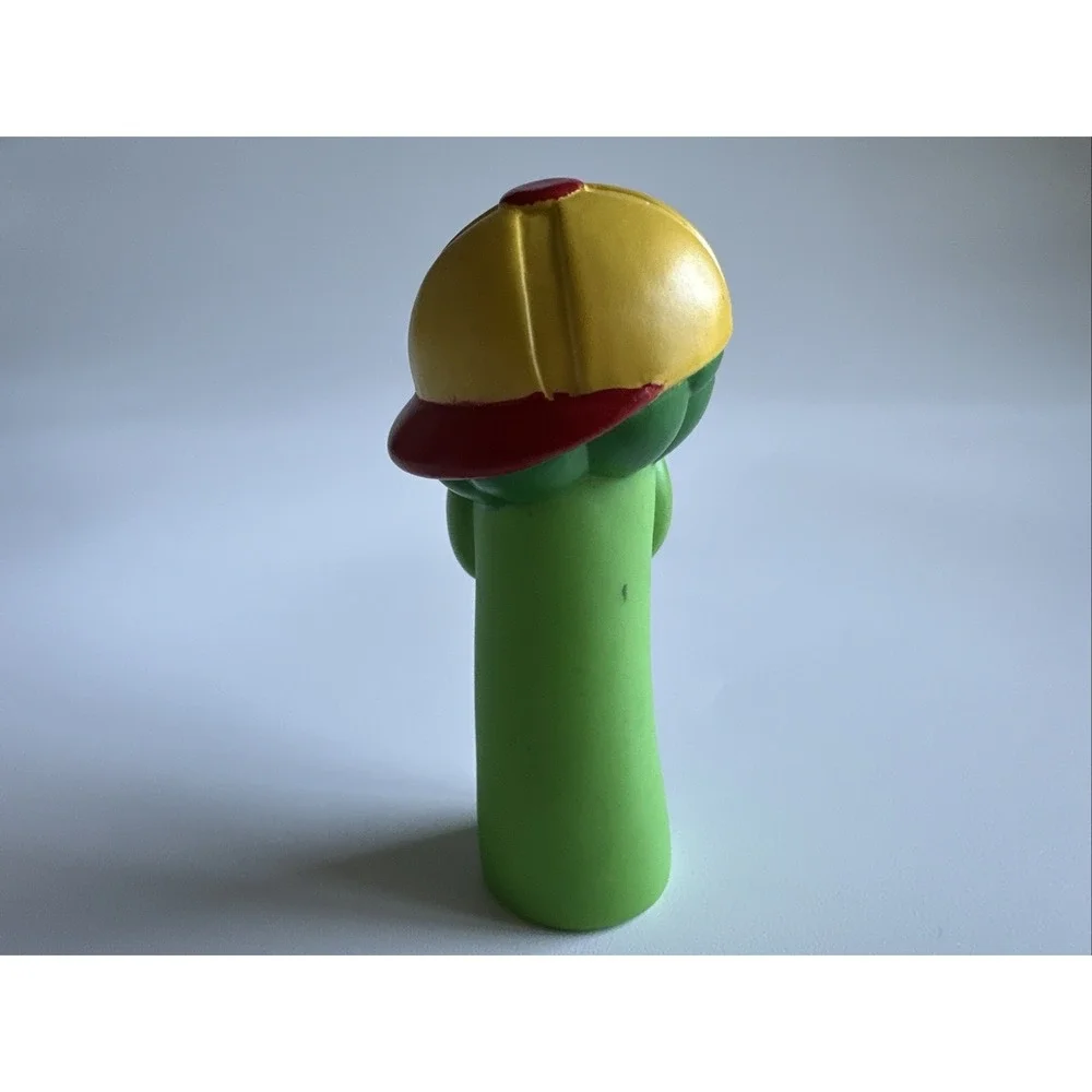 Veggie Tales Junior Asparagus 3" Big Idea 2000 Plastic PVC Figure - Picture 3 of 6